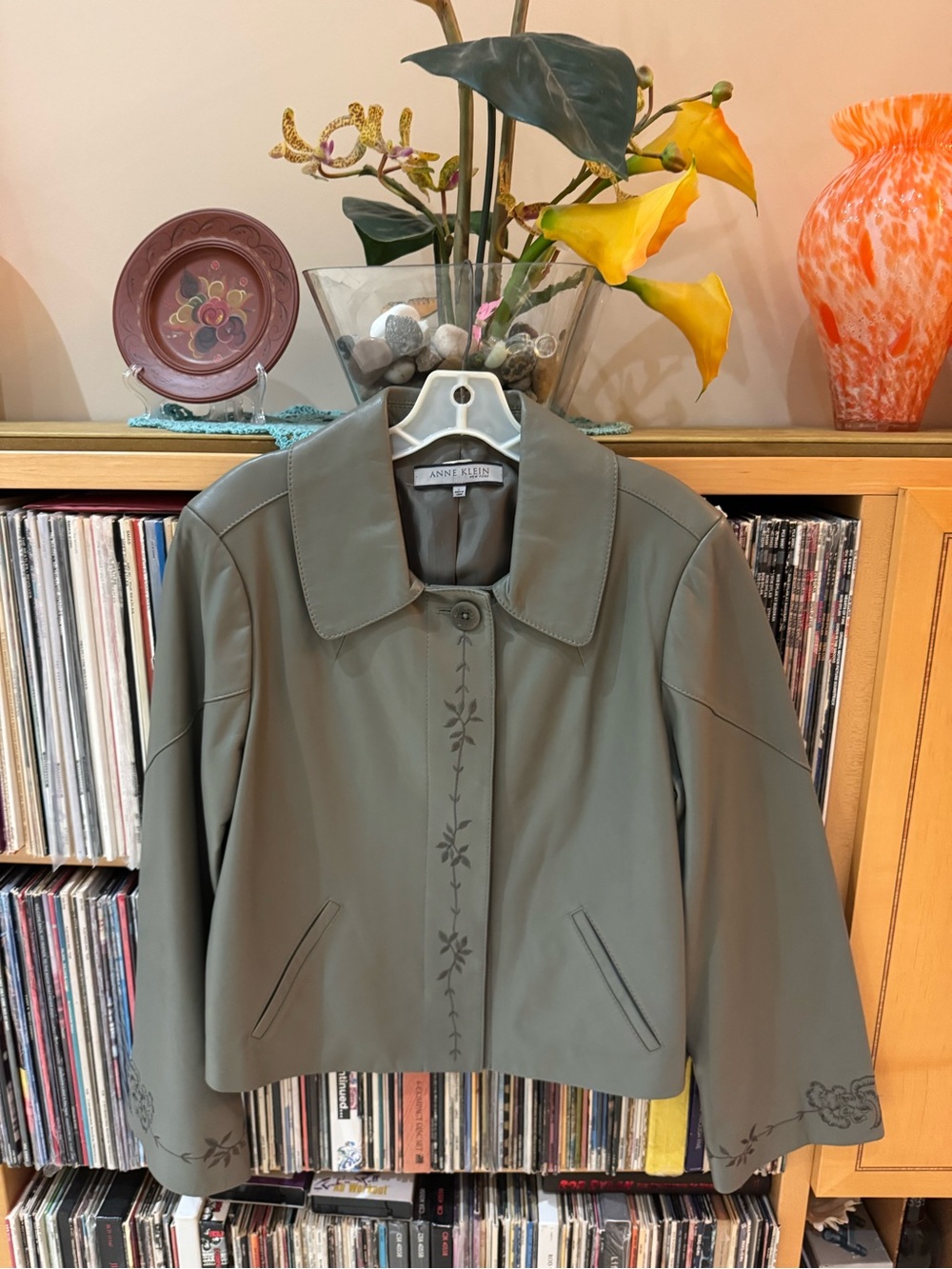 PRICE DROP: ANNE KLEIN, L, lined, GRAY EMBROIDERED LAMBSKIN LEATHER “SWING” JKT